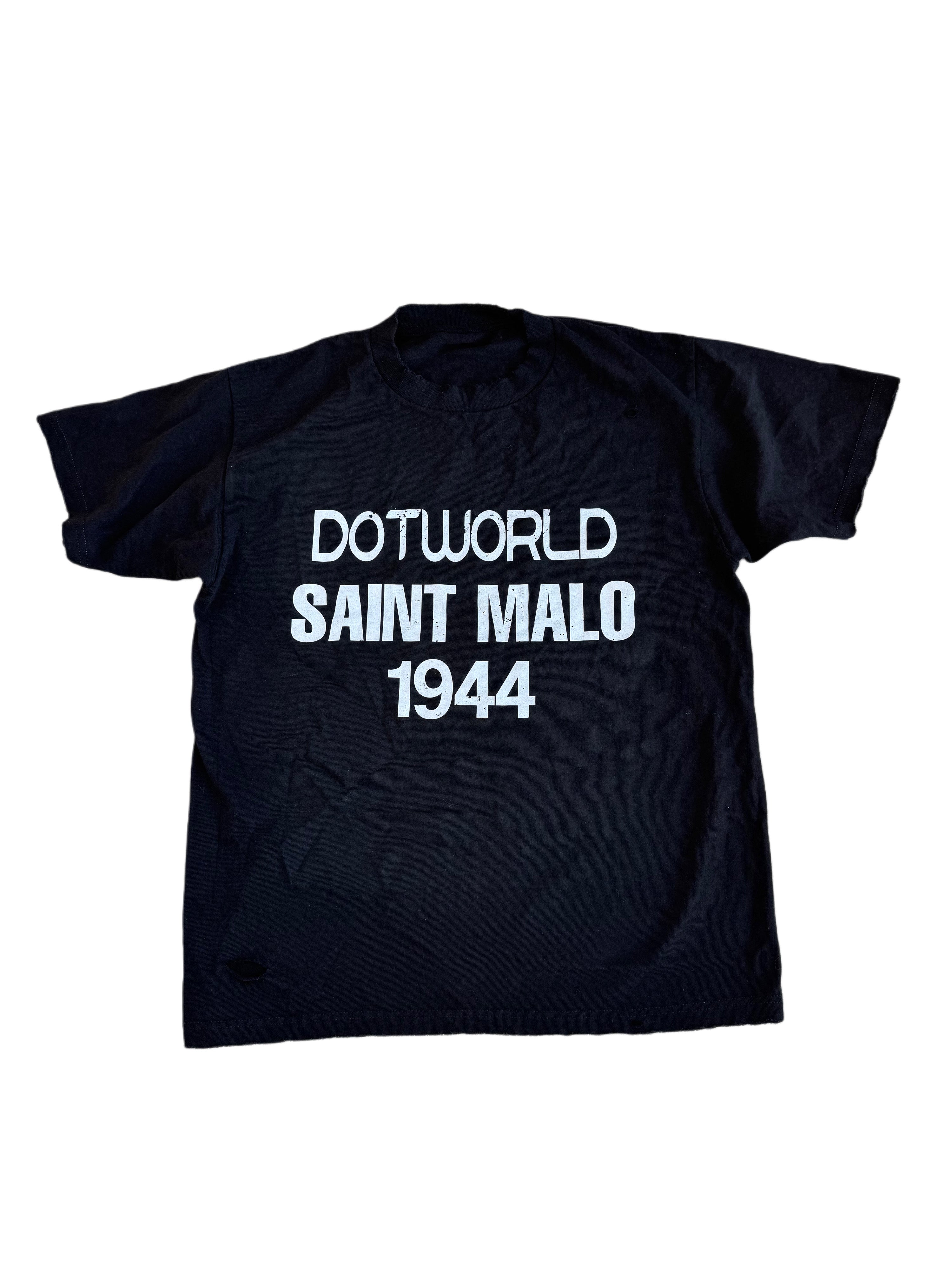 Saint Malo 1944 Black tee by Dotworld